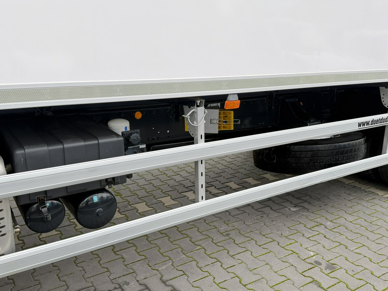 Iveco STRALIS 260S40 E6 Chłodnia Mroźnia Agregat THERMO KING T-1000R - Camião frigorífico: foto 5 Iveco STRALIS 260S40 E6 Chłodnia Mroźnia Agregat THERMO KING T-1000R - Camião frigorífico: foto 5