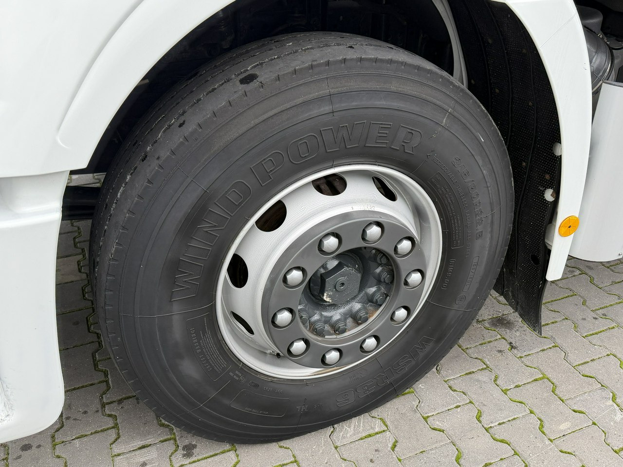 Iveco STRALIS 260S40 E6 Chłodnia Mroźnia Agregat THERMO KING T-1000R - Camião frigorífico: foto 3 Iveco STRALIS 260S40 E6 Chłodnia Mroźnia Agregat THERMO KING T-1000R - Camião frigorífico: foto 3