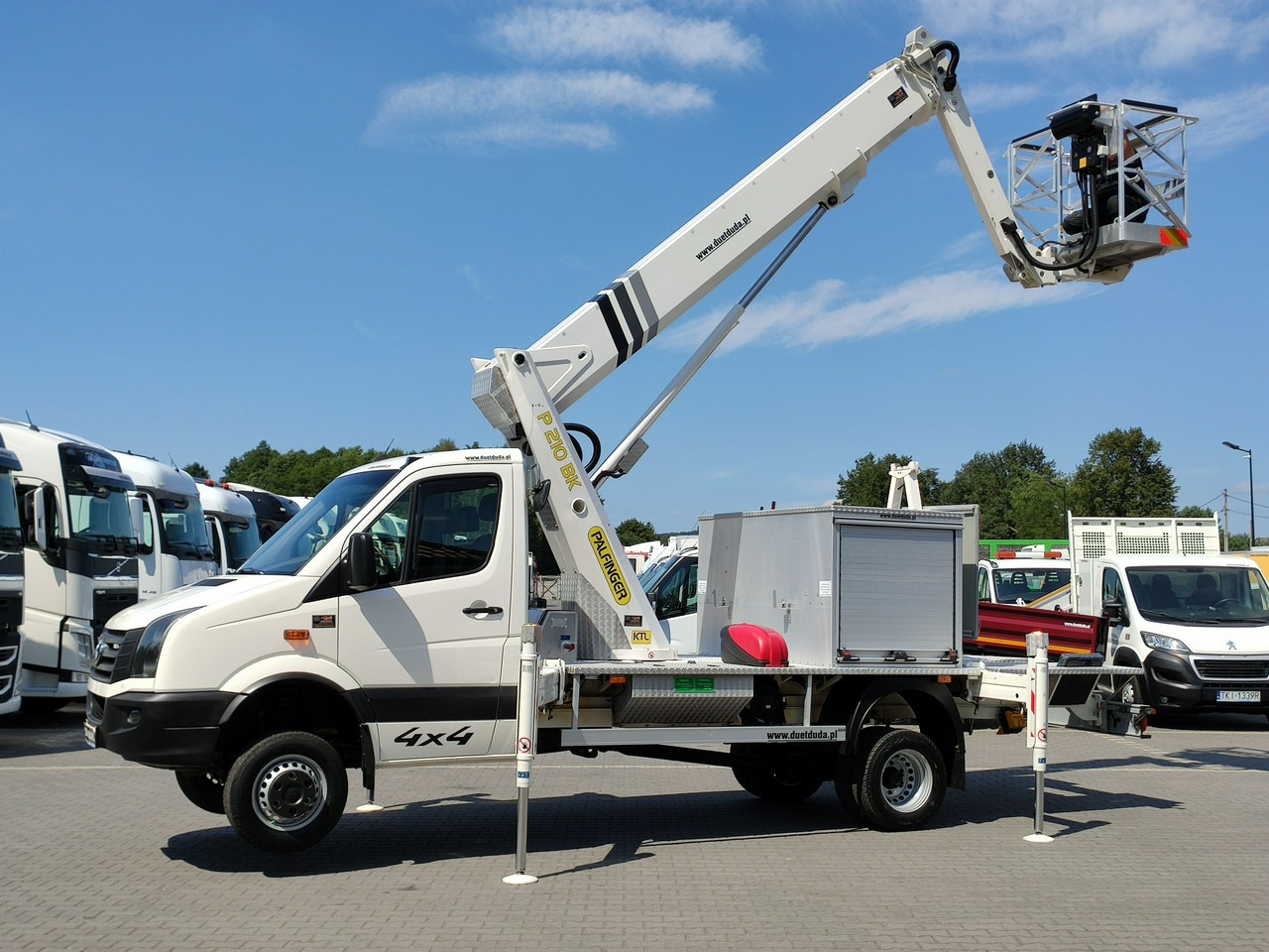 Iveco Volkswagen Crafter 4x4 Zwyżka 21m Palfinger P210BK JIP-Ogon udt - Caminhão com plataforma aérea: foto 2 Iveco Volkswagen Crafter 4x4 Zwyżka 21m Palfinger P210BK JIP-Ogon udt - Caminhão com plataforma aérea: foto 2