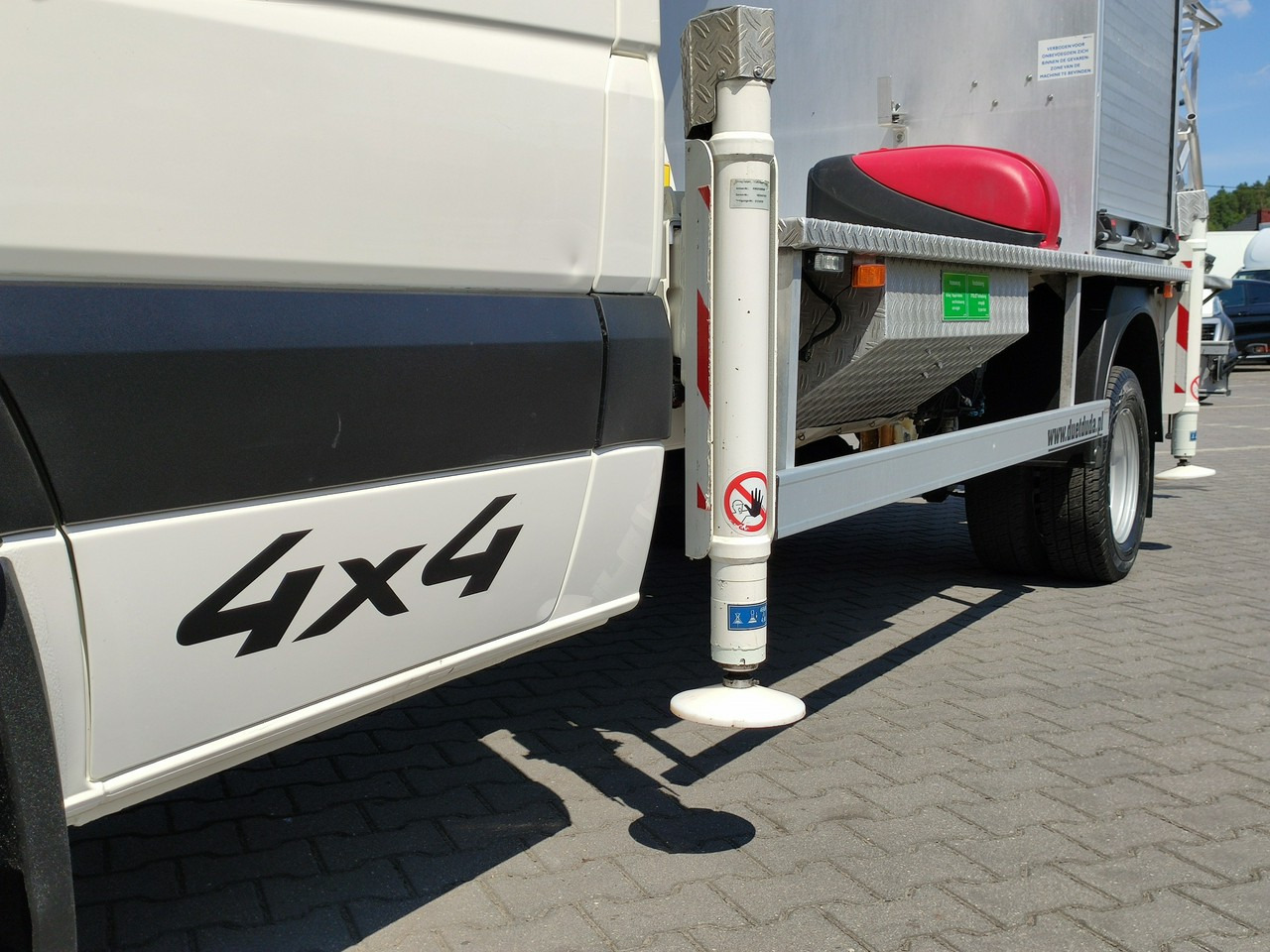 Iveco Volkswagen Crafter 4x4 Zwyżka 21m Palfinger P210BK JIP-Ogon udt - Caminhão com plataforma aérea: foto 4 Iveco Volkswagen Crafter 4x4 Zwyżka 21m Palfinger P210BK JIP-Ogon udt - Caminhão com plataforma aérea: foto 4