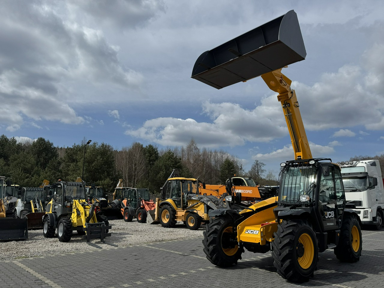 JCB 531-70 Stage V Klimatyzacja Sterowanie Joystick na GWARANCJI !!! - Empilhador telescópico: foto 2 JCB 531-70 Stage V Klimatyzacja Sterowanie Joystick na GWARANCJI !!! - Empilhador telescópico: foto 2