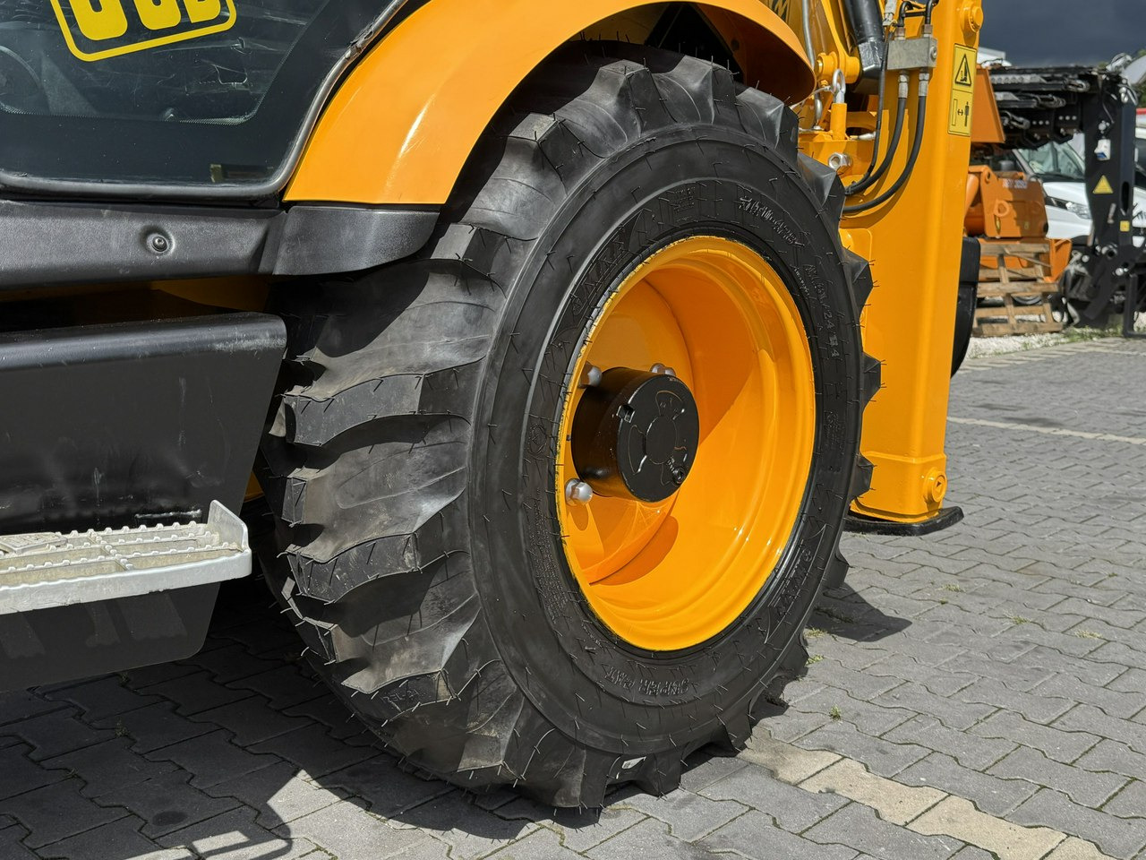 JCB MIDI CX Szybkozłącze Nowe Opony bez luzów i wycieków Super Stan - Retroescavadeira: foto 5 JCB MIDI CX Szybkozłącze Nowe Opony bez luzów i wycieków Super Stan - Retroescavadeira: foto 5