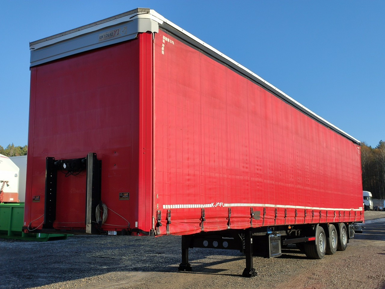 Kogel SN24 Firana Mega Oś Podnoszona - Semi-reboque de lona: foto 3 Kogel SN24 Firana Mega Oś Podnoszona - Semi-reboque de lona: foto 3