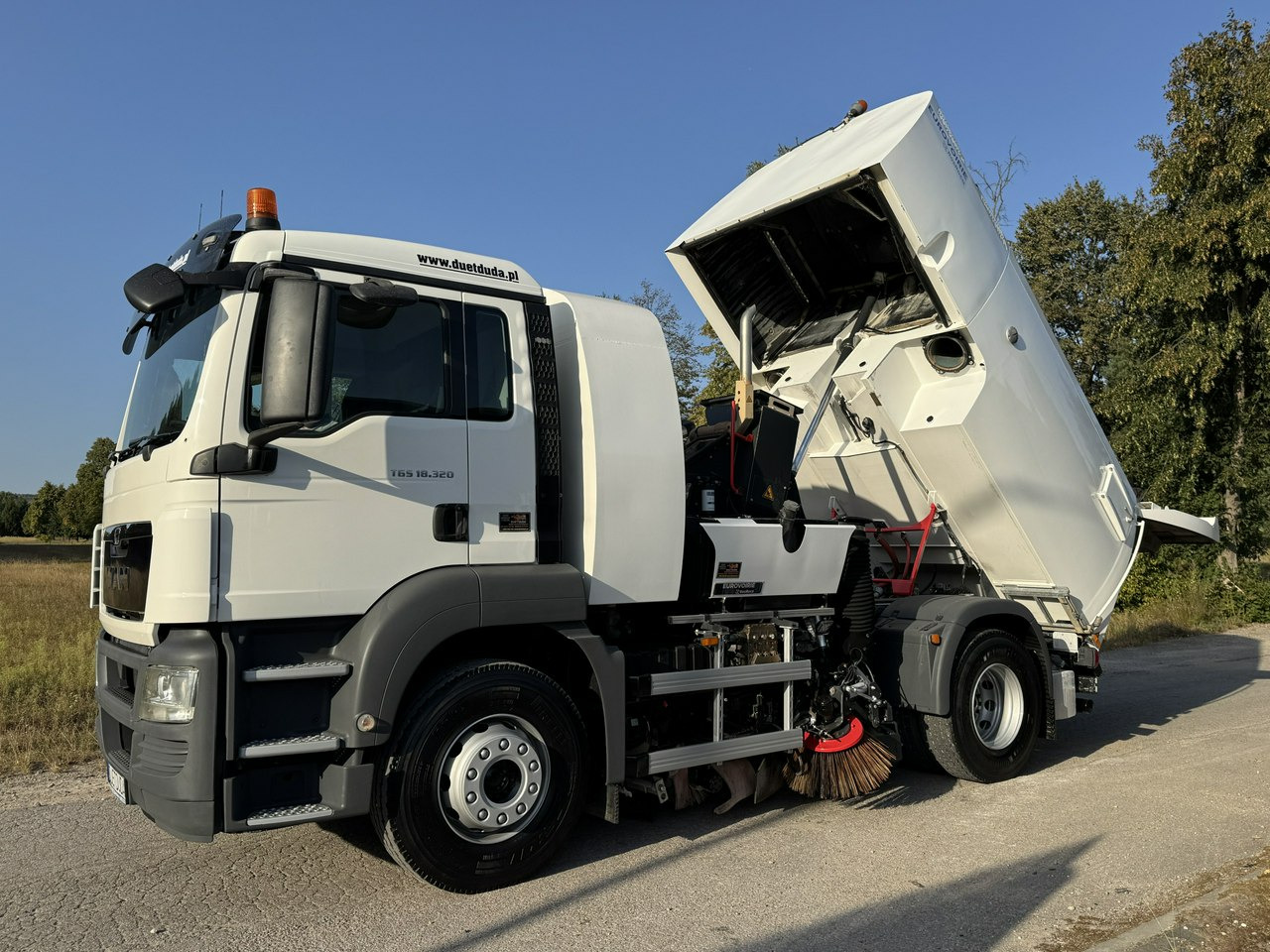 MAN TGS 18.320 E5 BUCHER OPTIFANT 8000 Zamiatarka Uliczna Euro 6 - Varredora urbana: foto 2 MAN TGS 18.320 E5 BUCHER OPTIFANT 8000 Zamiatarka Uliczna Euro 6 - Varredora urbana: foto 2
