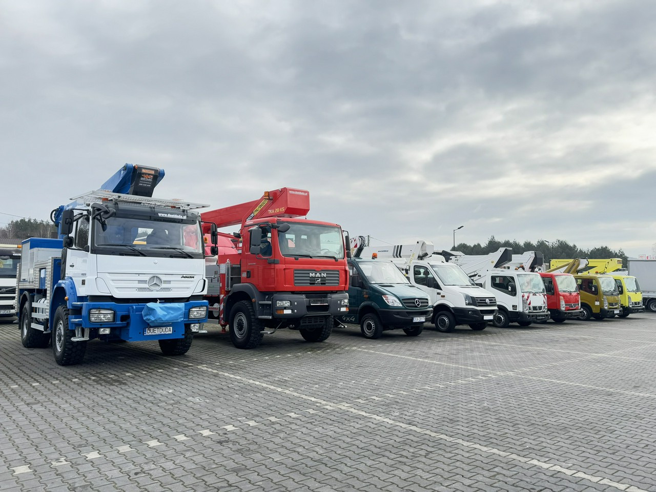 Mercedes AXOR 1829 4x4 Zwyżka RUTHMANN STEIGER T270S16 Podnośnik Koszowy - Caminhão com plataforma aérea: foto 2 Mercedes AXOR 1829 4x4 Zwyżka RUTHMANN STEIGER T270S16 Podnośnik Koszowy - Caminhão com plataforma aérea: foto 2