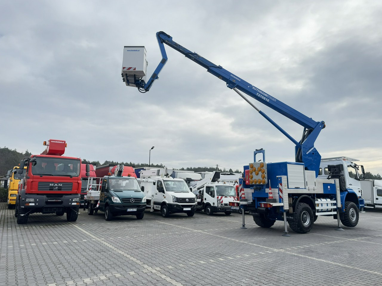 Mercedes AXOR 1829 4x4 Zwyżka RUTHMANN STEIGER T270S16 Podnośnik Koszowy - Caminhão com plataforma aérea: foto 3 Mercedes AXOR 1829 4x4 Zwyżka RUTHMANN STEIGER T270S16 Podnośnik Koszowy - Caminhão com plataforma aérea: foto 3