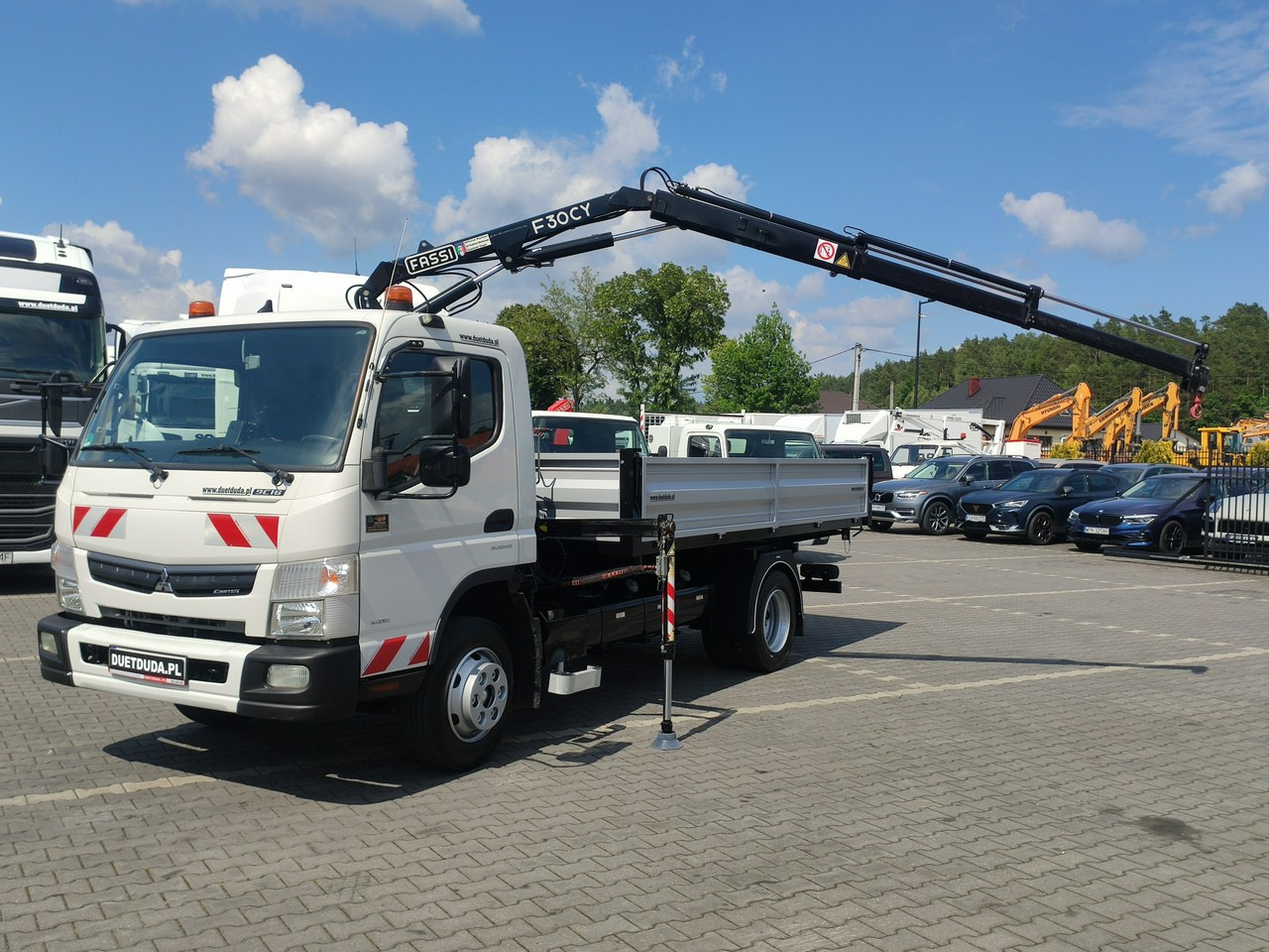 Mitsubishi Canter Fuso 9C18 3.0/180KM Automat, HDS FASSI F30 Wywrotka 3-str - Camião basculante, Camião grua: foto 1 Mitsubishi Canter Fuso 9C18 3.0/180KM Automat, HDS FASSI F30 Wywrotka 3-str - Camião basculante, Camião grua: foto 1