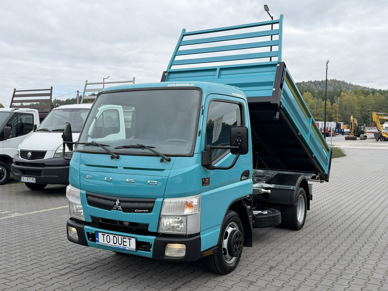 Mitsubishi Canter - Carrinha basculante: foto 3 Mitsubishi Canter - Carrinha basculante: foto 3