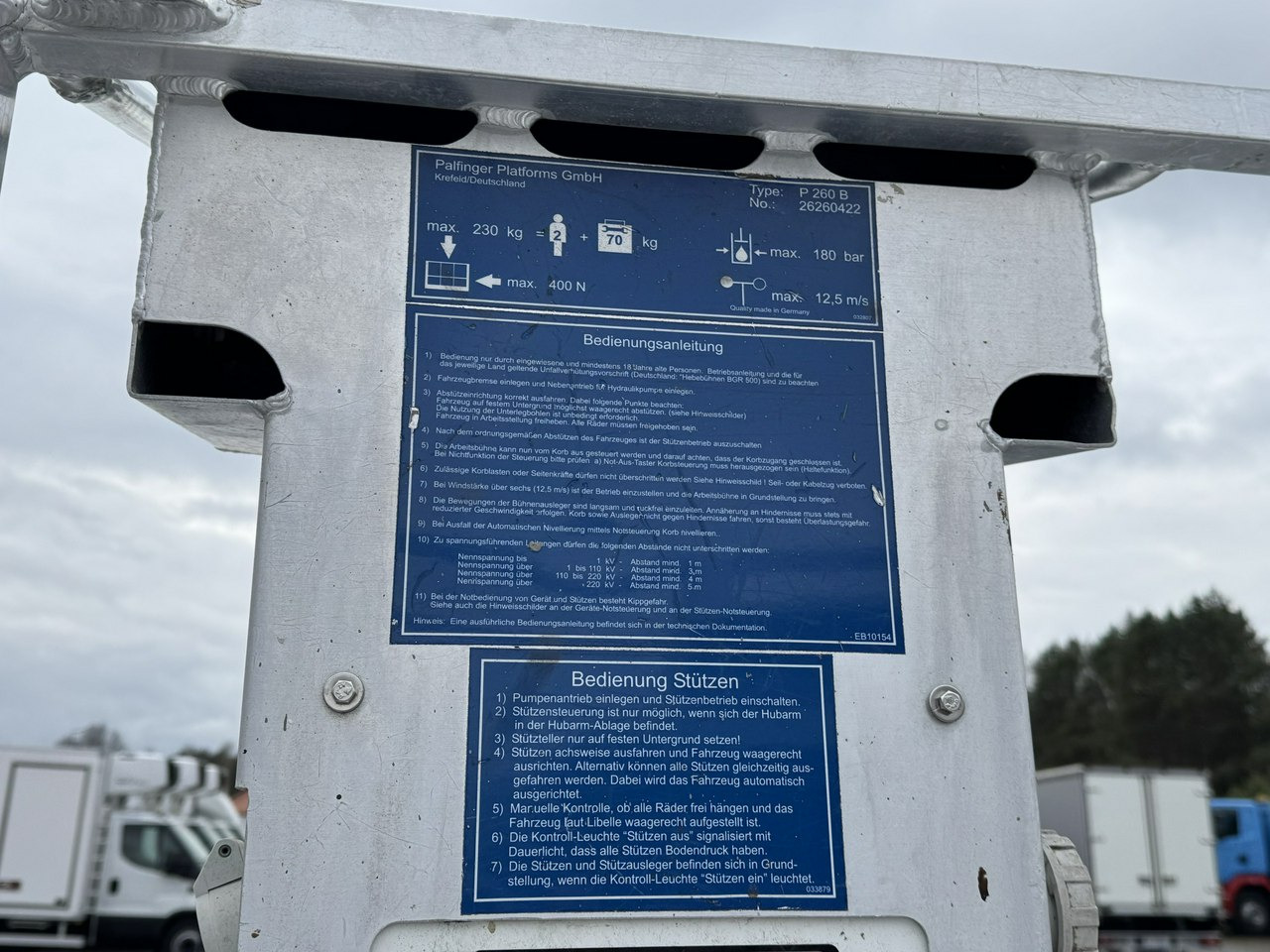 Caminhão com plataforma aérea Nissan Cabstar: foto 17