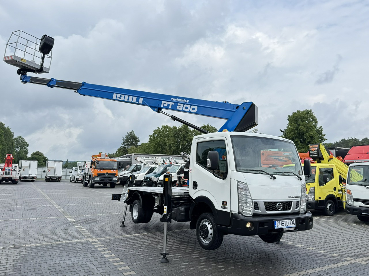 Nissan Cabstar - Caminhão com plataforma aérea: foto 5 Nissan Cabstar - Caminhão com plataforma aérea: foto 5