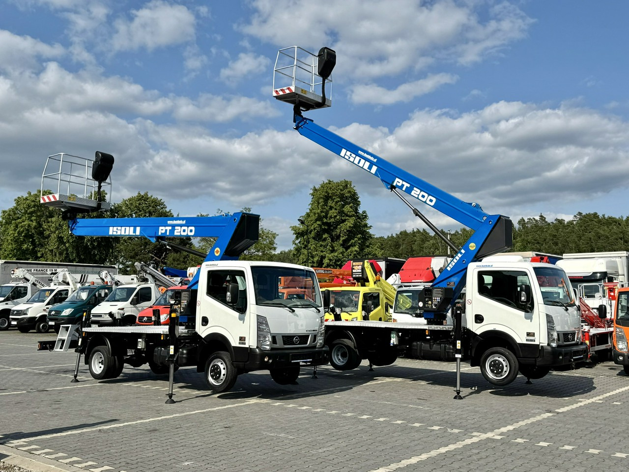 Nissan Cabstar - Caminhão com plataforma aérea: foto 1 Nissan Cabstar - Caminhão com plataforma aérea: foto 1