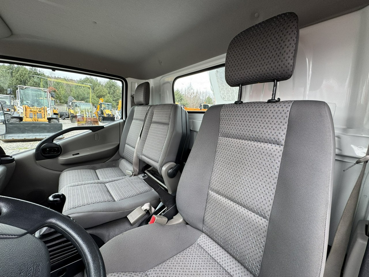 Caminhão com plataforma aérea Nissan Cabstar: foto 30