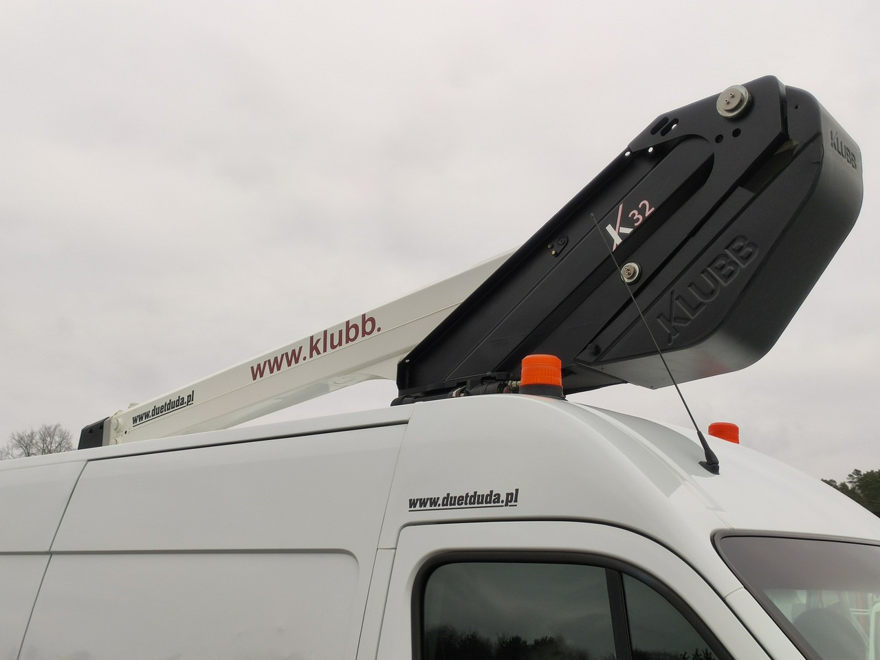 Caminhão com plataforma aérea Renault Master: foto 12