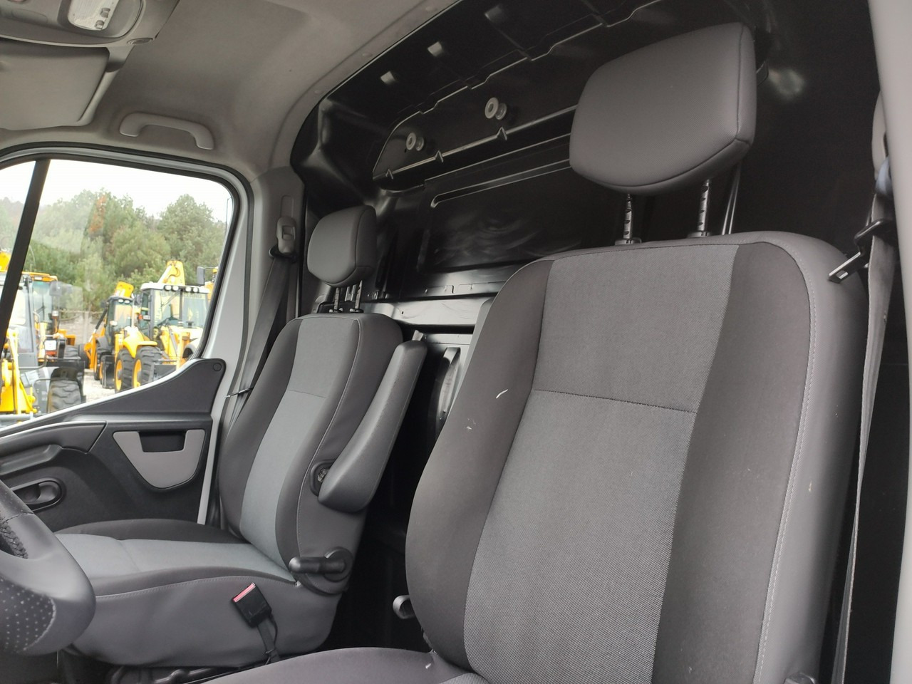 Caminhão com plataforma aérea Renault Master: foto 35