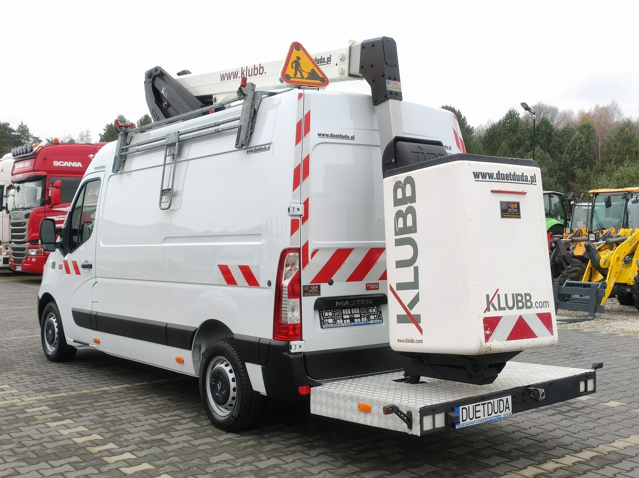 Caminhão com plataforma aérea Renault Master: foto 9