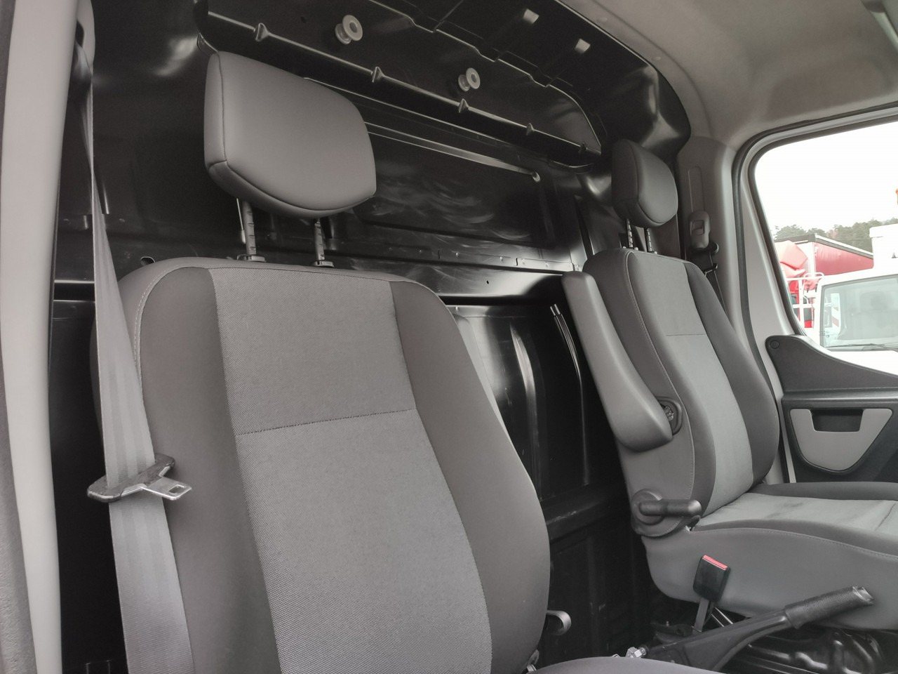 Caminhão com plataforma aérea Renault Master: foto 38
