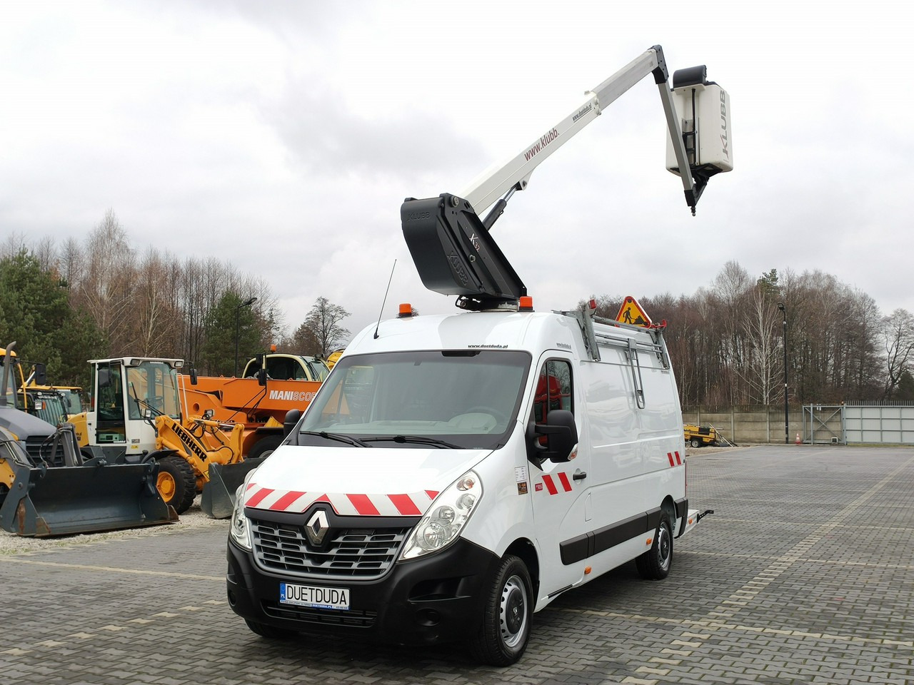 Caminhão com plataforma aérea Renault Master: foto 11