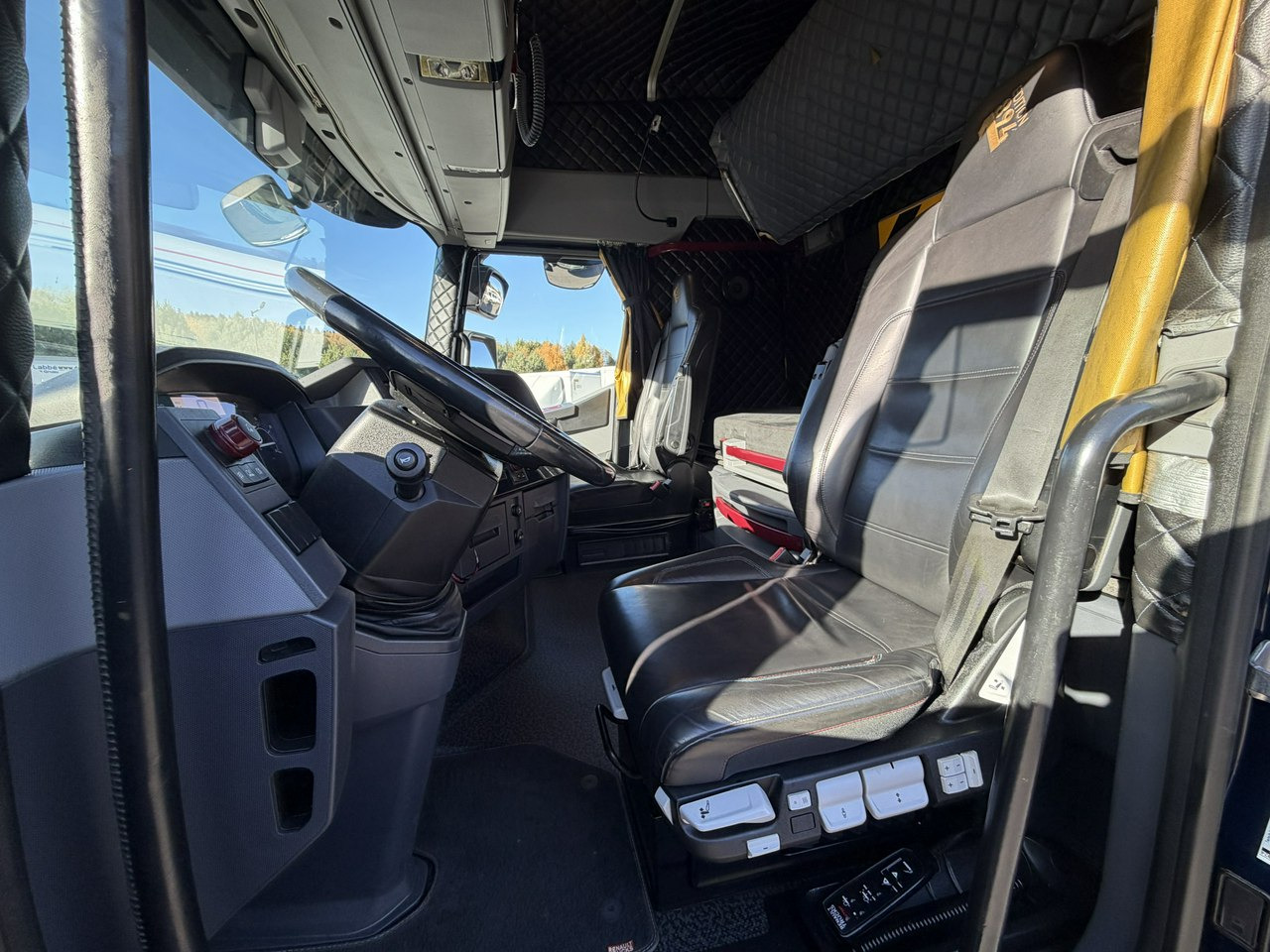 Tractor Renault Gama T 520 Standard Silnik 13litrów Euro 6: foto 22 Tractor Renault Gama T 520 Standard Silnik 13litrów Euro 6: foto 22