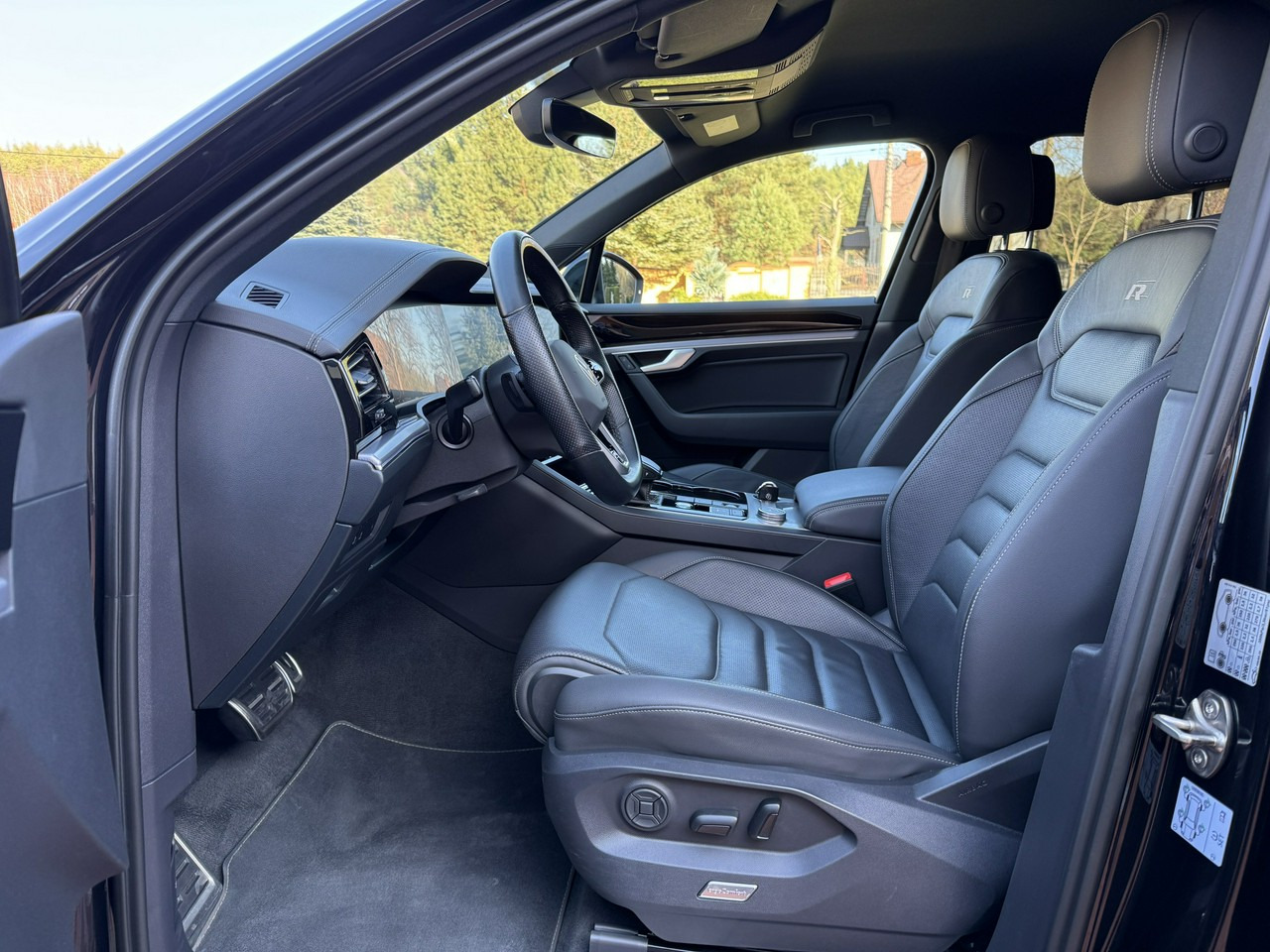 SUV Volkswagen Touareg: foto 21