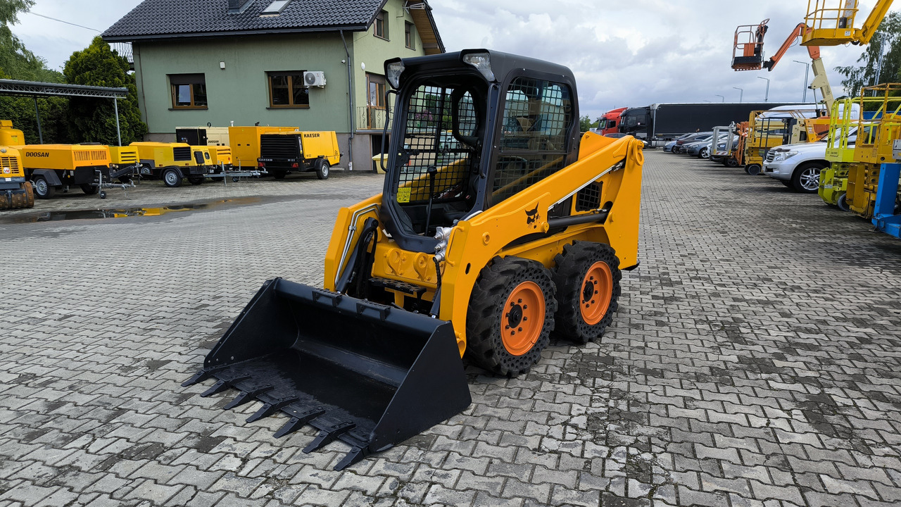 BOBCAT S450 - Mini pá carregadora: foto 3 BOBCAT S450 - Mini pá carregadora: foto 3