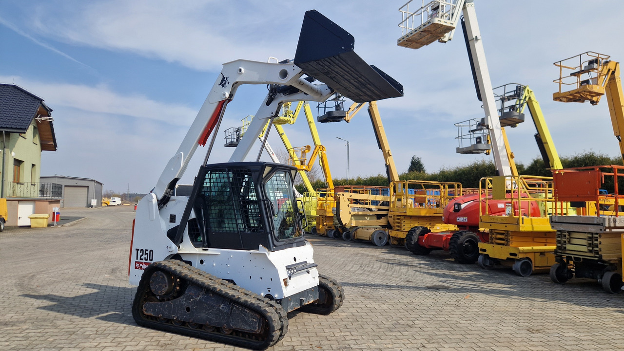 Mini pá carregadora de rastos BOBCAT T 250: foto 7