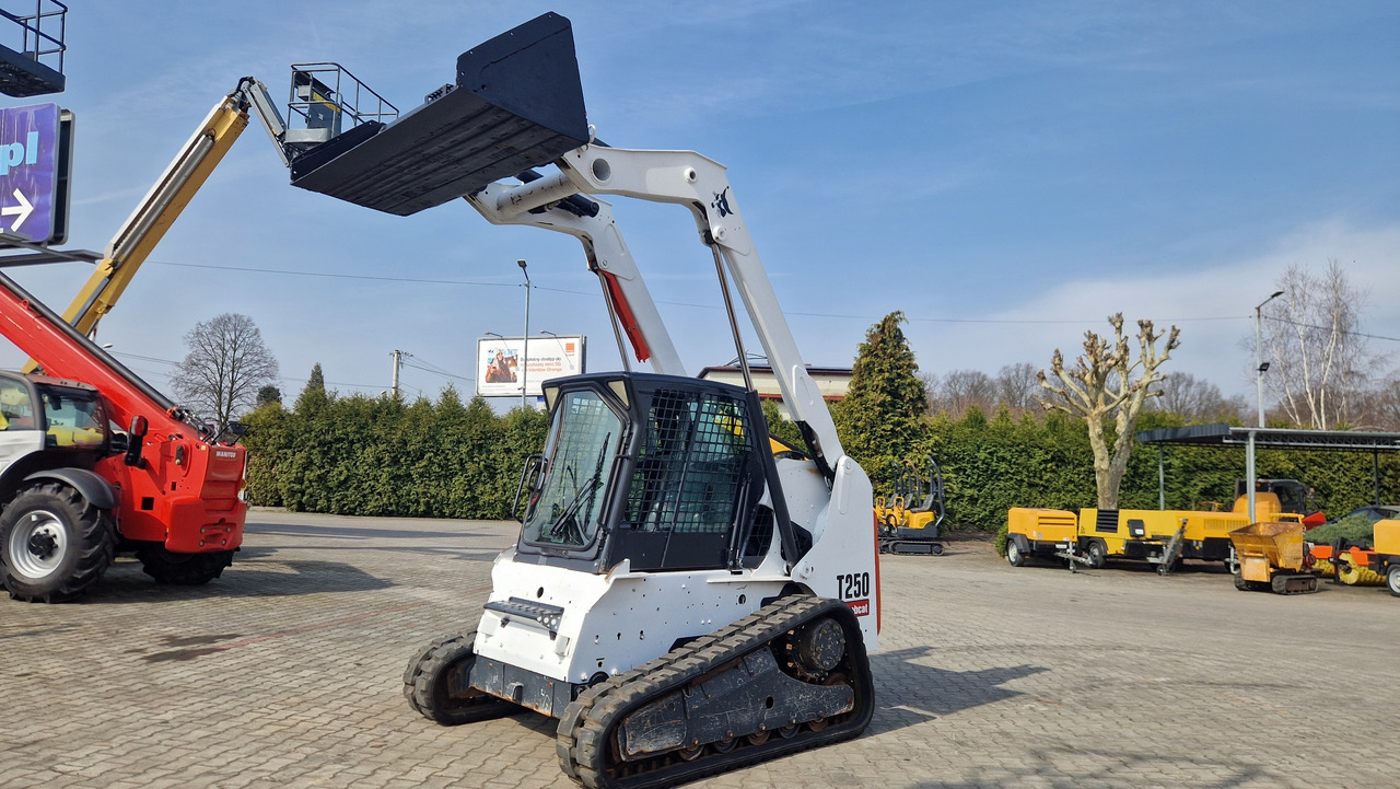 Mini pá carregadora de rastos BOBCAT T 250: foto 6