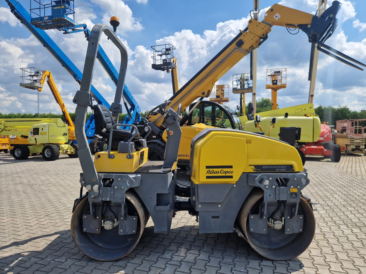 DYNAPAC CC 1300 - Compactador de asfalto: foto 2 DYNAPAC CC 1300 - Compactador de asfalto: foto 2
