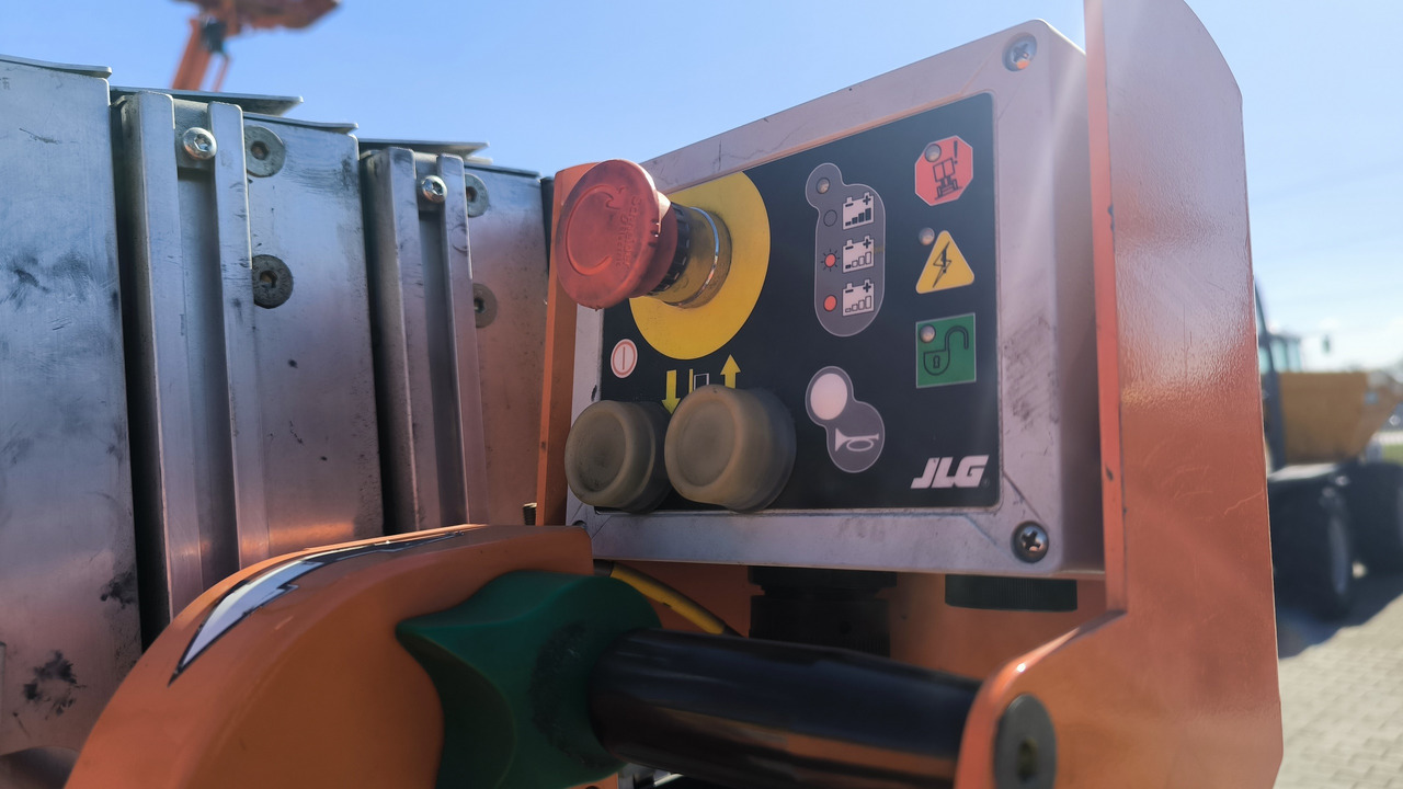 Caminhão com plataforma aérea JLG TOUCAN DUO: foto 12