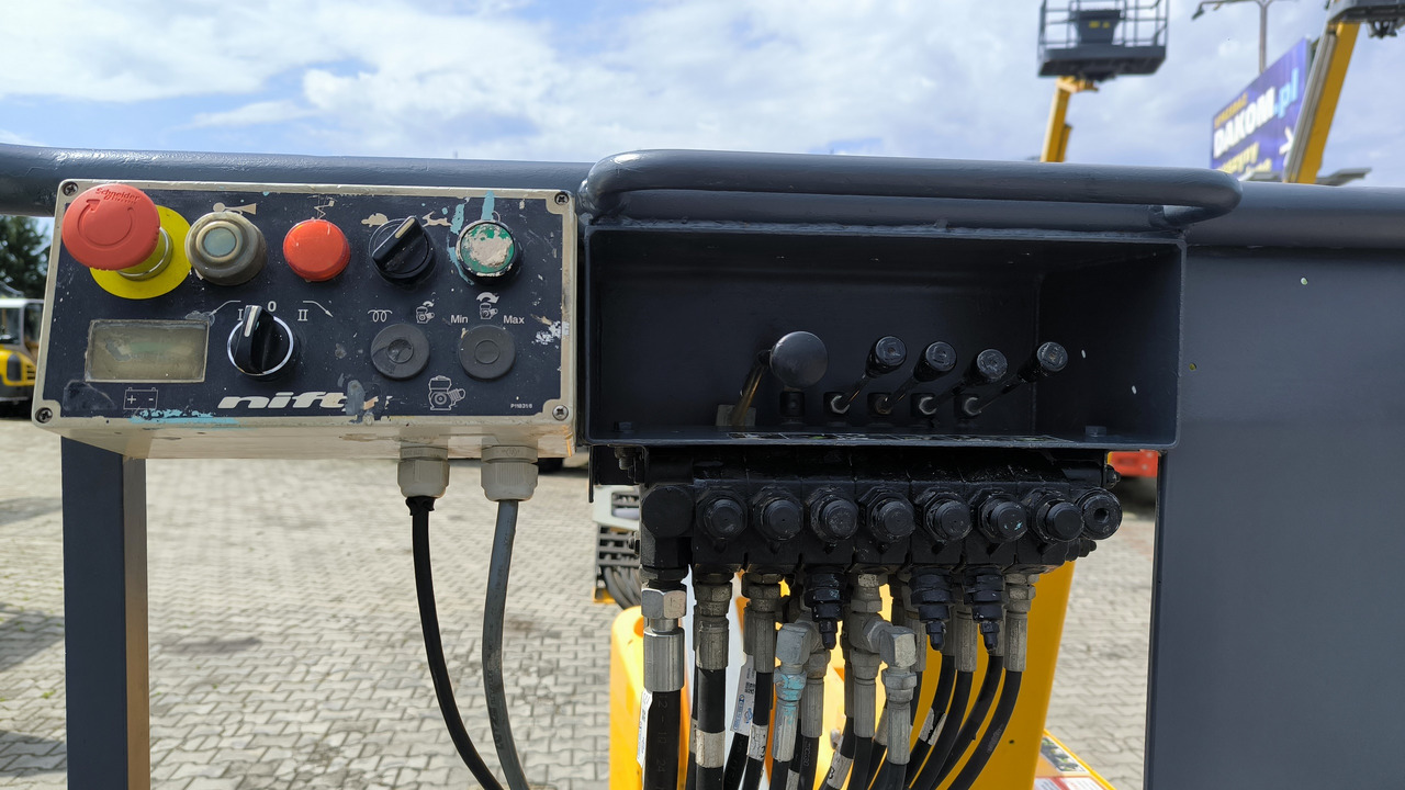 Plataforma articulada NIFTYLIFT HR 12 NE: foto 8