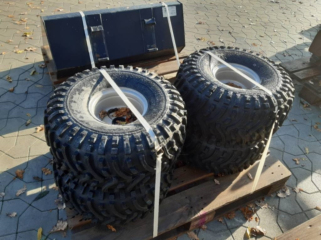 GiANT Reifensatz SK201D 22x11-8 - Pneu para Máquina de construção: foto 3 GiANT Reifensatz SK201D 22x11-8 - Pneu para Máquina de construção: foto 3