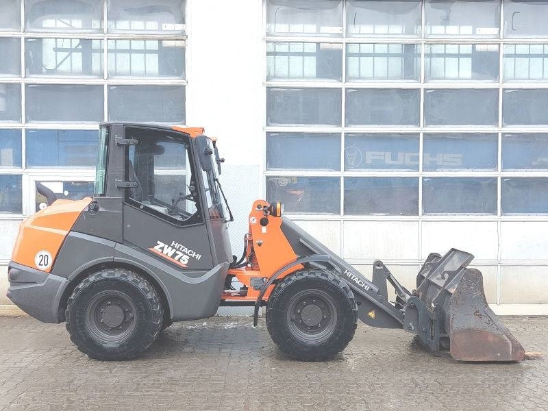 Hitachi ZW 75-6 - Mini pá carregadora: foto 5 Hitachi ZW 75-6 - Mini pá carregadora: foto 5