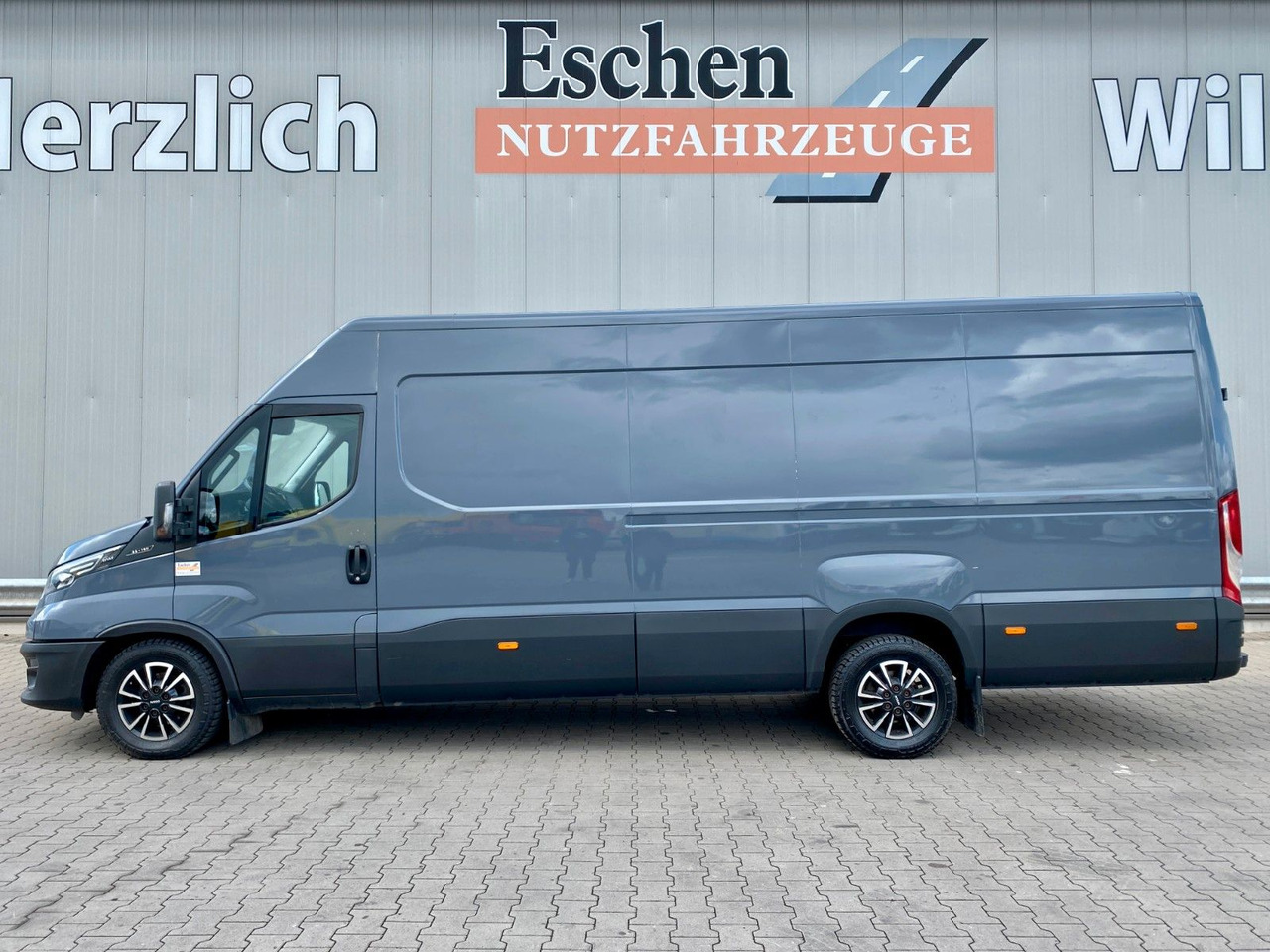 Iveco 35 S 16 Daily | Schiebetür*Kamera*Navi*AC*1.Hand - Furgão: foto 2 Iveco 35 S 16 Daily | Schiebetür*Kamera*Navi*AC*1.Hand - Furgão: foto 2