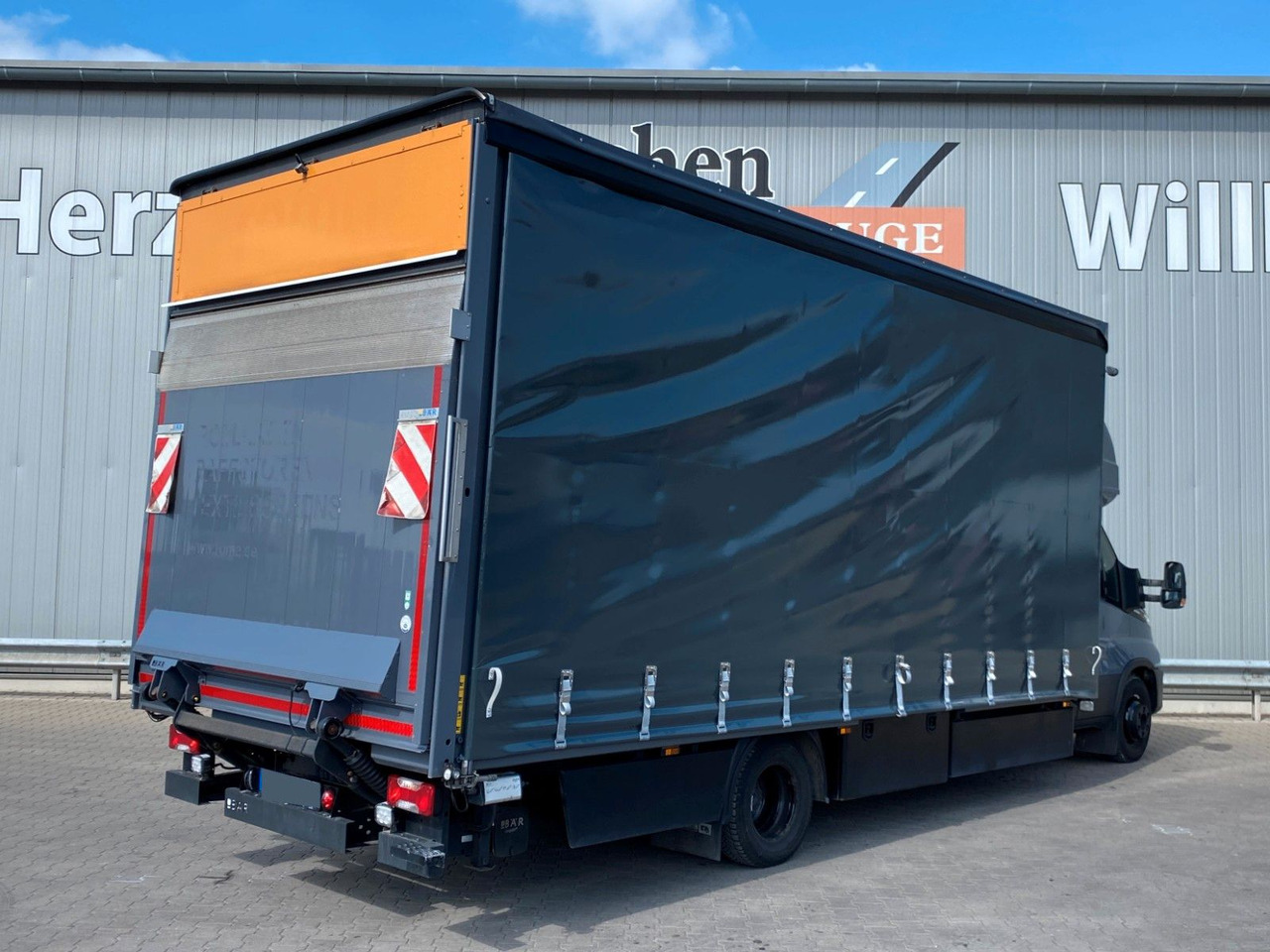 Iveco Daily Hi-Matic 70 C 21 Topsleeper | LBW 1,00to. - Carrinha de lona: foto 3 Iveco Daily Hi-Matic 70 C 21 Topsleeper | LBW 1,00to. - Carrinha de lona: foto 3