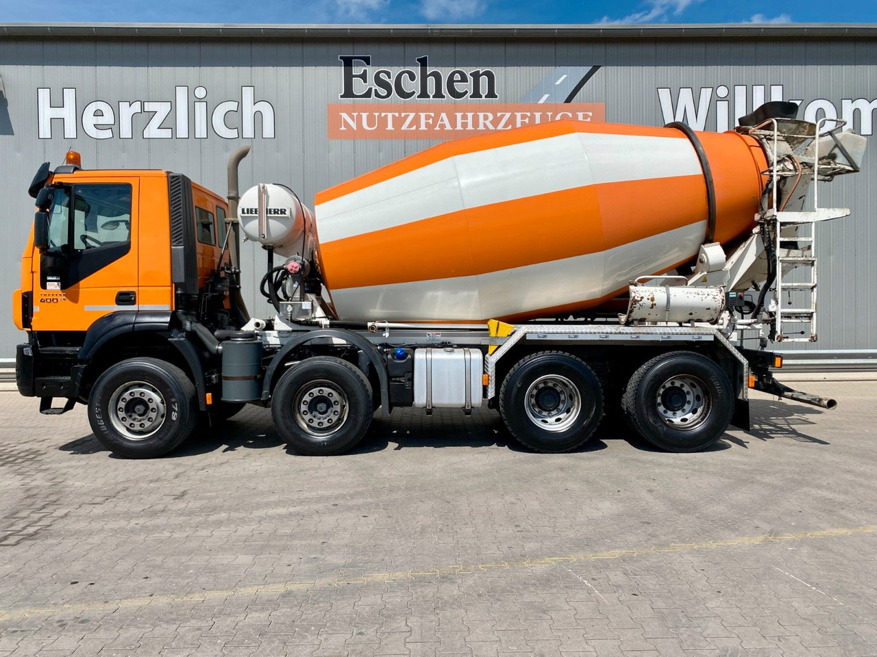 Iveco Trakker AD 340 TB 400/8x4 | 9m³ Liebherr*Navi*AC - Camião betoneira: foto 2 Iveco Trakker AD 340 TB 400/8x4 | 9m³ Liebherr*Navi*AC - Camião betoneira: foto 2