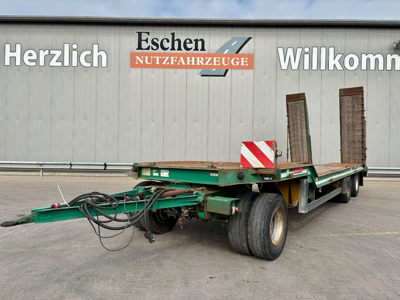 Langendorf Anhänger | hydraulische Rampen*Blatt*BPW-Achsen - Reboque baixa: foto 1 Langendorf Anhänger | hydraulische Rampen*Blatt*BPW-Achsen - Reboque baixa: foto 1