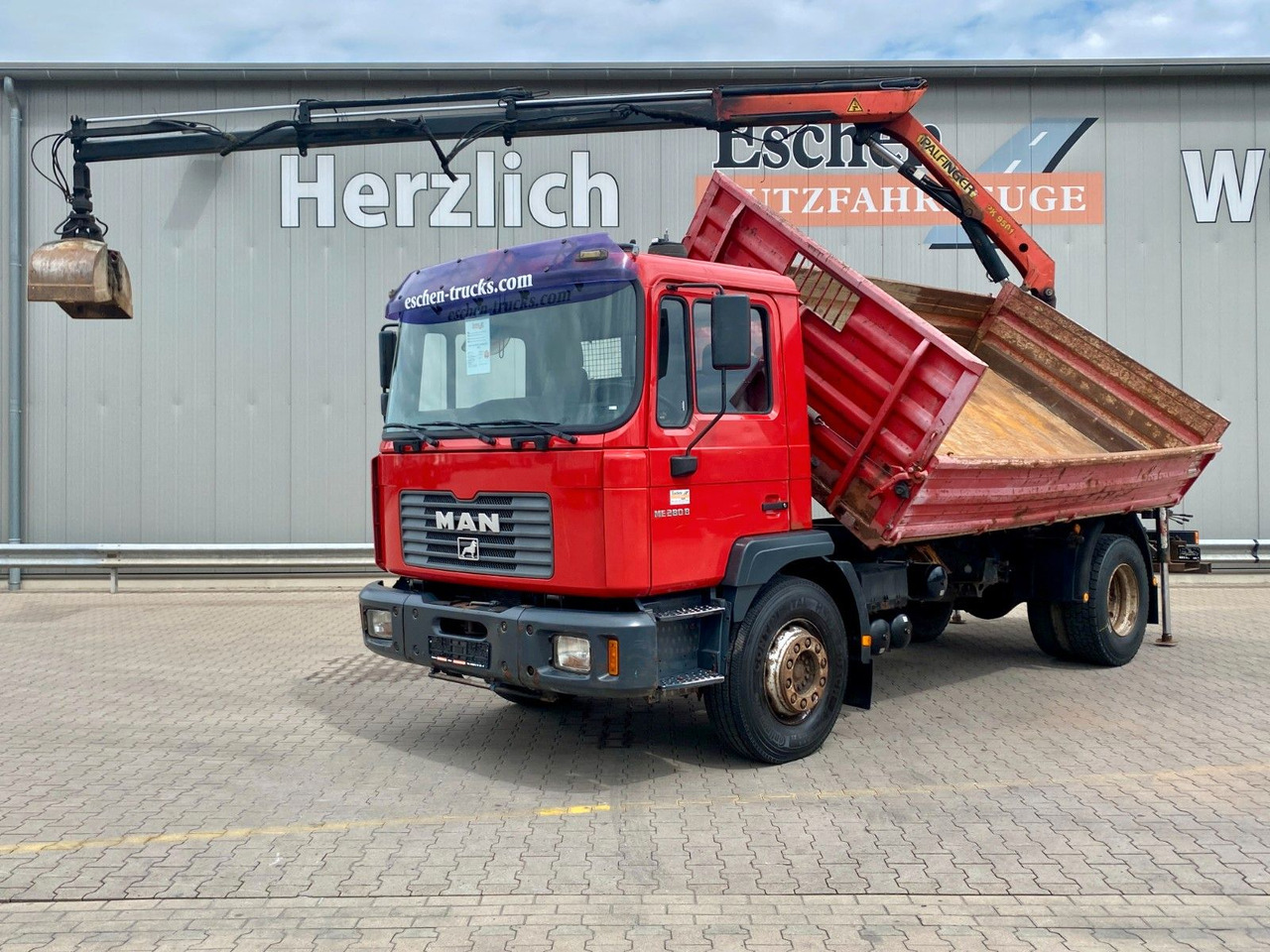 MAN 18.285 MC | Palfinger PK 9501*Blatt*2x AHK+Oel - Camião basculante, Camião grua: foto 1 MAN 18.285 MC | Palfinger PK 9501*Blatt*2x AHK+Oel - Camião basculante, Camião grua: foto 1