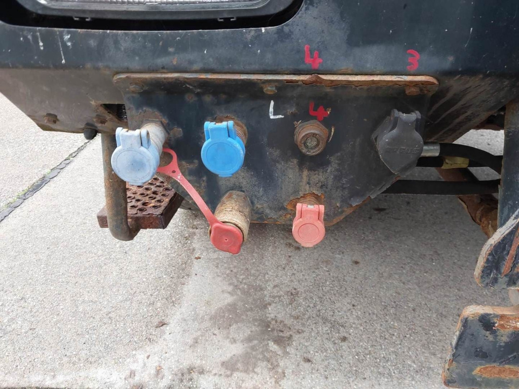 MAN LE 8.220 4x4 / Kran - Camião basculante, Camião grua: foto 3 MAN LE 8.220 4x4 / Kran - Camião basculante, Camião grua: foto 3