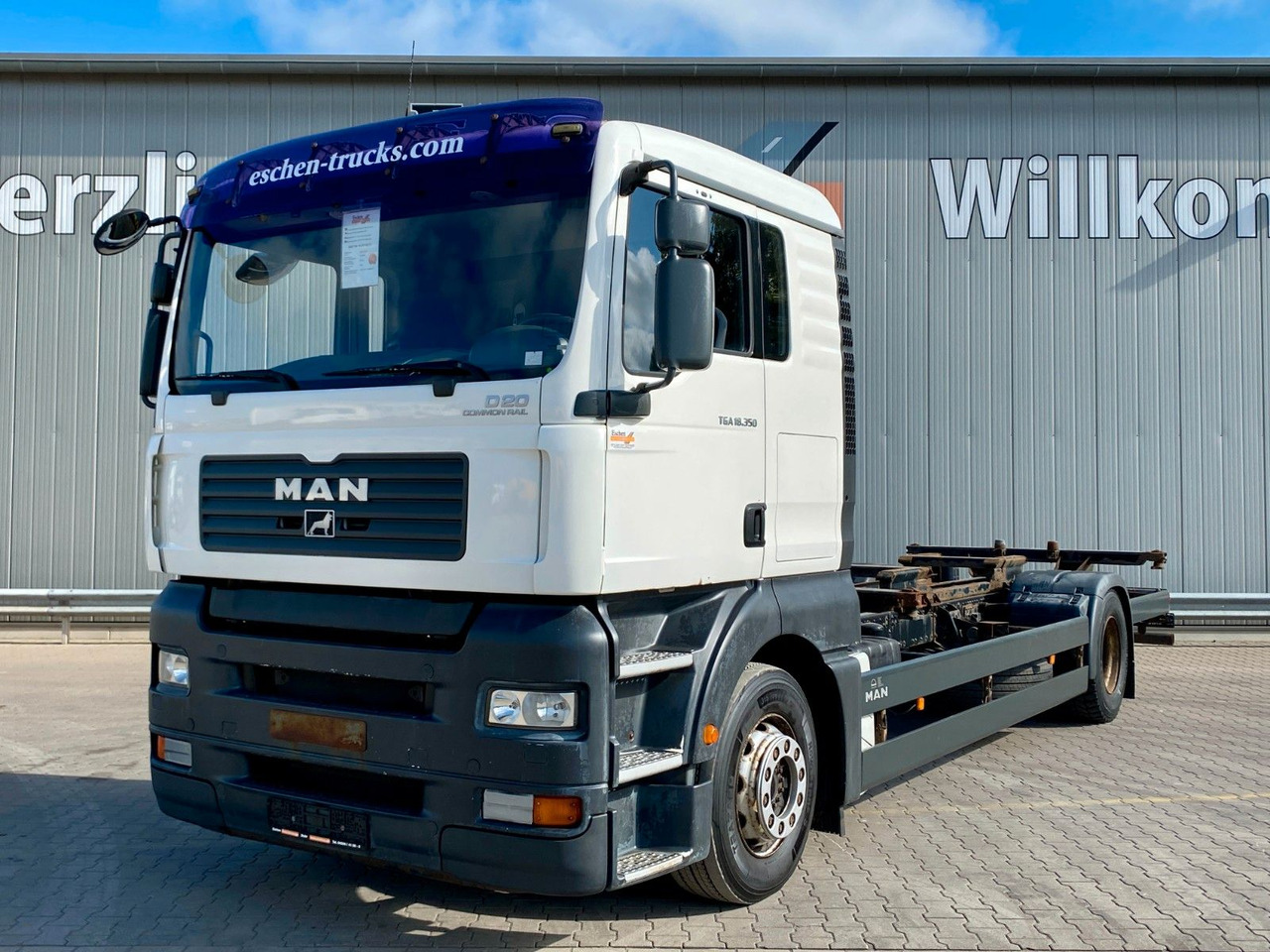 MAN TGA 18.350 LL Fahrschule*Driving school*5 Sitze MAN TGA 18.350 LL Fahrschule*Driving school*5 Sitze - Camião transportador de contêineres/ Caixa móvel: foto 1 MAN TGA 18.350 LL Fahrschule*Driving school*5 Sitze MAN TGA 18.350 LL Fahrschule*Driving school*5 Sitze - Camião transportador de contêineres/ Caixa móvel: foto 1