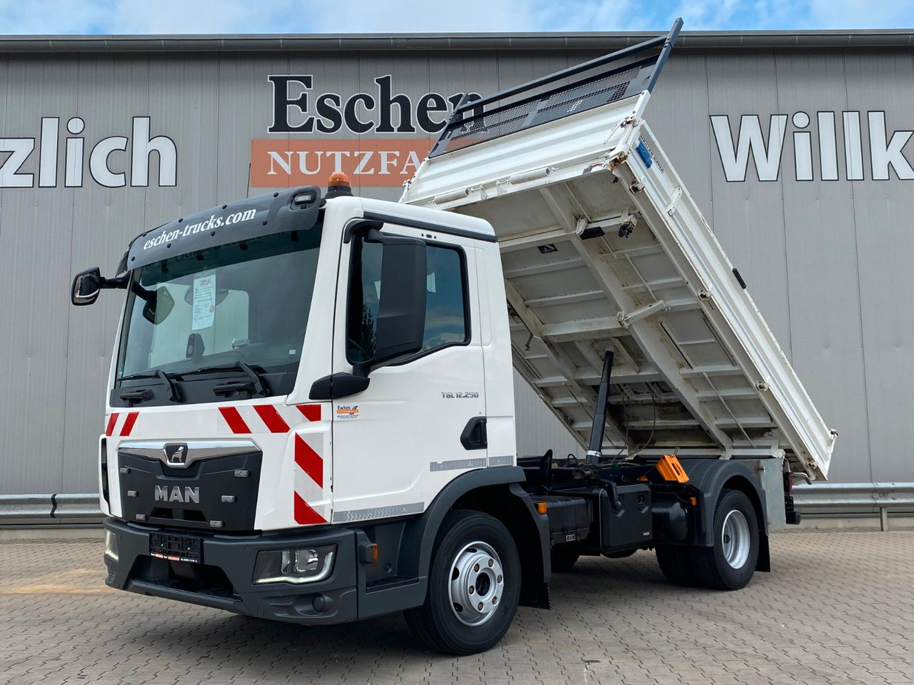 MAN TGL 12.250 | MEILLER*3x Sitze*Navi*2x AHK*Blatt - Camião basculante: foto 1 MAN TGL 12.250 | MEILLER*3x Sitze*Navi*2x AHK*Blatt - Camião basculante: foto 1
