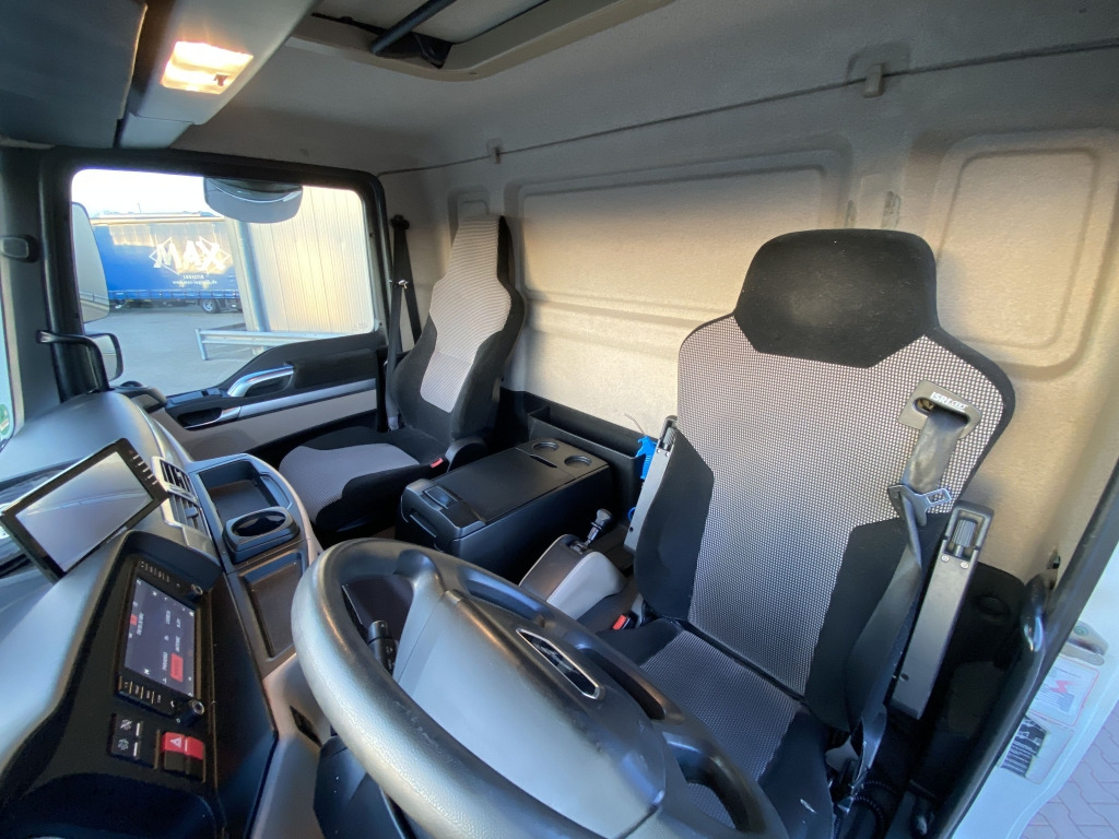 MAN TGM 12.290 4x2 BL / Palfinger LBW - Camião furgão: foto 5 MAN TGM 12.290 4x2 BL / Palfinger LBW - Camião furgão: foto 5