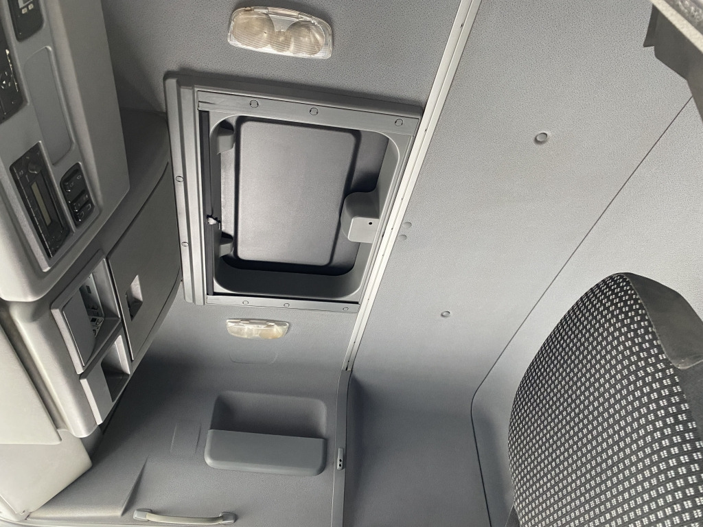 Camião de caixa aberta/ Plataforma Mercedes-Benz 1829 LL Axor: foto 15