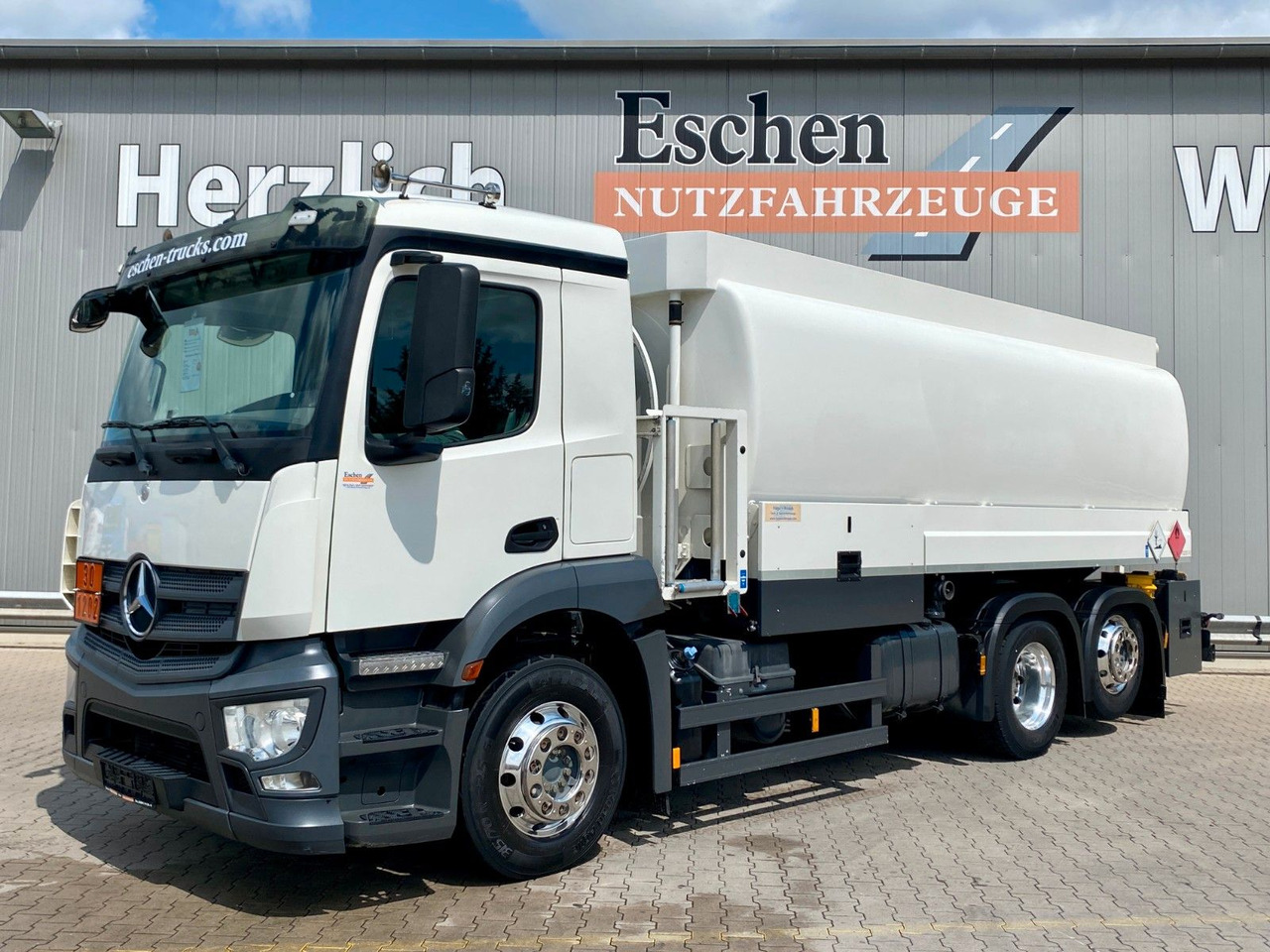 Mercedes-Benz 2540 Antos | A3*3x Kammern/20.990ltr*Kamera*Navi - Camião cisterna: foto 1 Mercedes-Benz 2540 Antos | A3*3x Kammern/20.990ltr*Kamera*Navi - Camião cisterna: foto 1