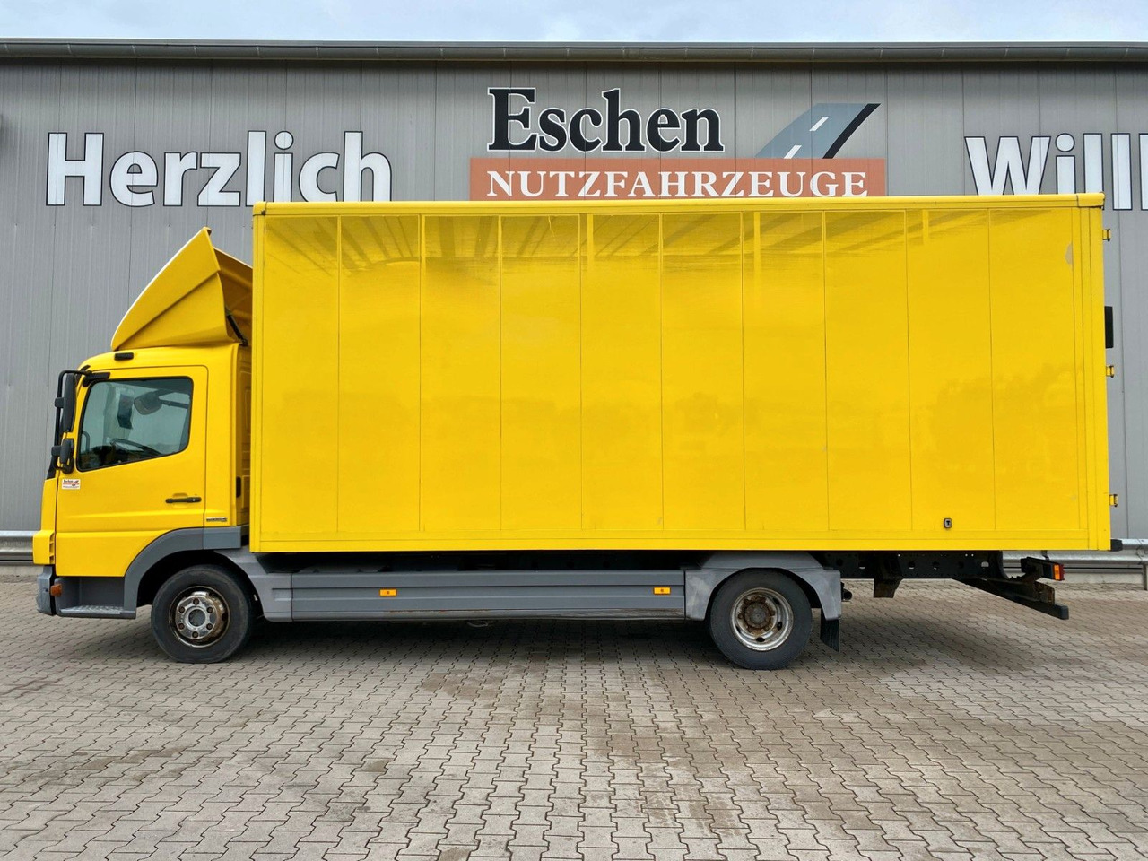 Mercedes-Benz 816 Atego | 3 Sitze*3x Zurrleisten*Portal*ASR Mercedes-Benz 816 Atego | 3 Sitze*3x Zurrleisten*Portal*ASR - Camião furgão: foto 2 Mercedes-Benz 816 Atego | 3 Sitze*3x Zurrleisten*Portal*ASR Mercedes-Benz 816 Atego | 3 Sitze*3x Zurrleisten*Portal*ASR - Camião furgão: foto 2