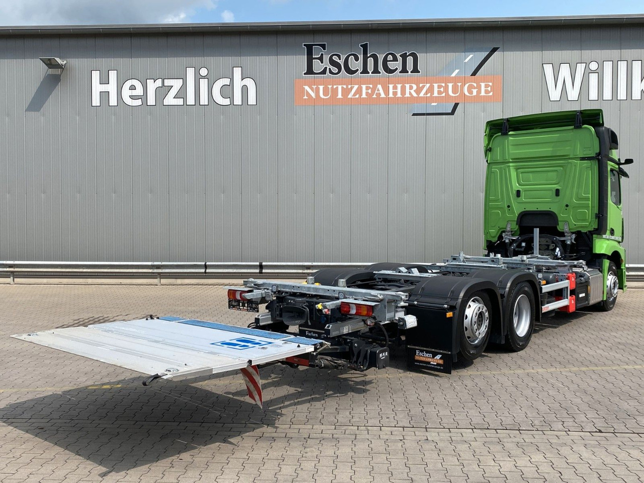 Mercedes-Benz Actros MP5 2542| OHNE EZ*BÄR LBW 2,00to. faltbar - Camião transportador de contêineres/ Caixa móvel: foto 5 Mercedes-Benz Actros MP5 2542| OHNE EZ*BÄR LBW 2,00to. faltbar - Camião transportador de contêineres/ Caixa móvel: foto 5