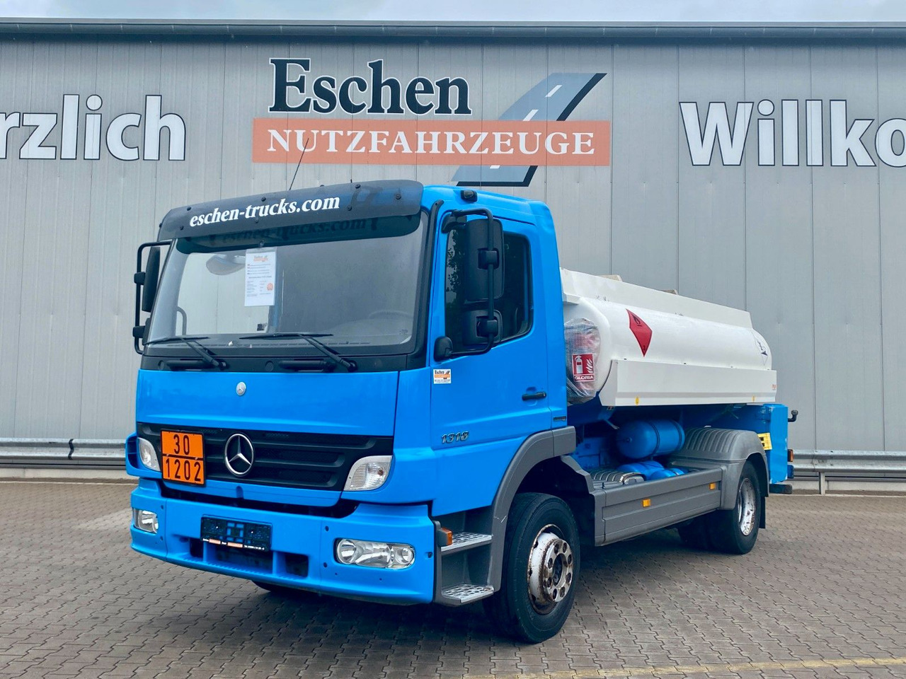Mercedes-Benz Atego 1318 | Esterer A3*7480ltr*AHK*1.Hand - Camião cisterna: foto 1 Mercedes-Benz Atego 1318 | Esterer A3*7480ltr*AHK*1.Hand - Camião cisterna: foto 1