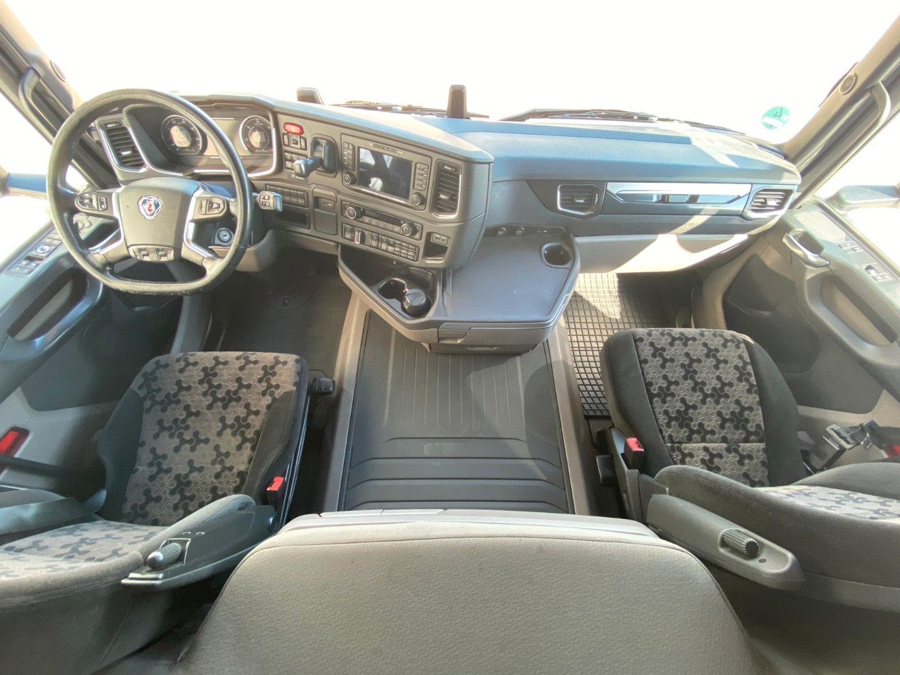 Locação financeira de  Scania R 450 B 6x2*4 BDF|Retarder*AHK*Lift*SDG Wechsler Scania R 450 B 6x2*4 BDF|Retarder*AHK*Lift*SDG Wechsler: foto 16