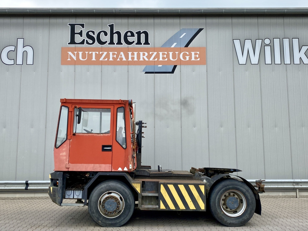 Terberg RT 20 4x4 Rangierfahrzeug - Tractor de terminal: foto 2 Terberg RT 20 4x4 Rangierfahrzeug - Tractor de terminal: foto 2