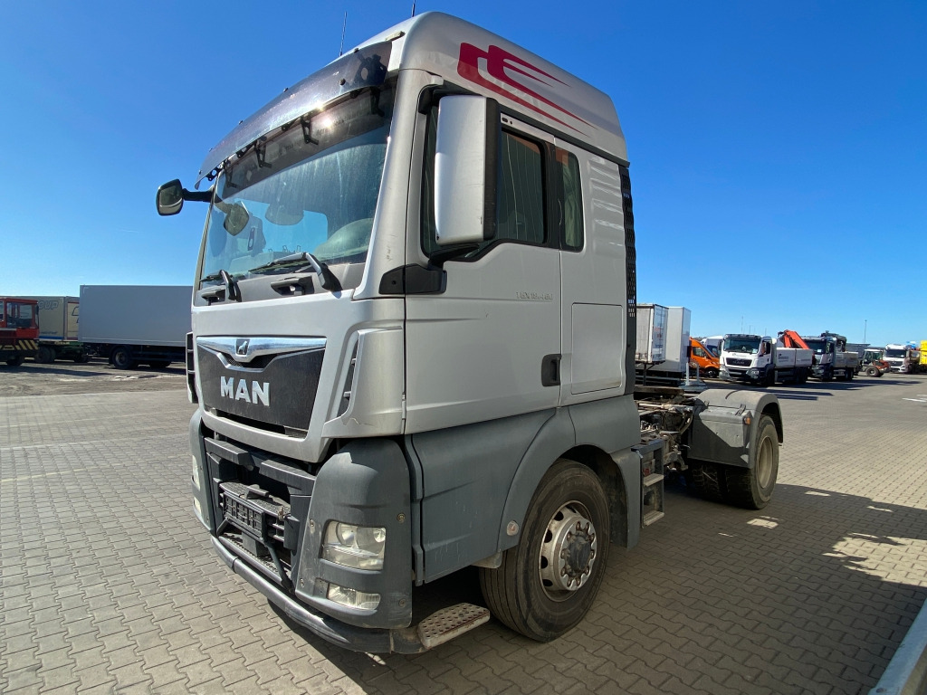 MAN TGX 18.460 4x4 H BLS / Motorschaden - Tractor: foto 1 MAN TGX 18.460 4x4 H BLS / Motorschaden - Tractor: foto 1