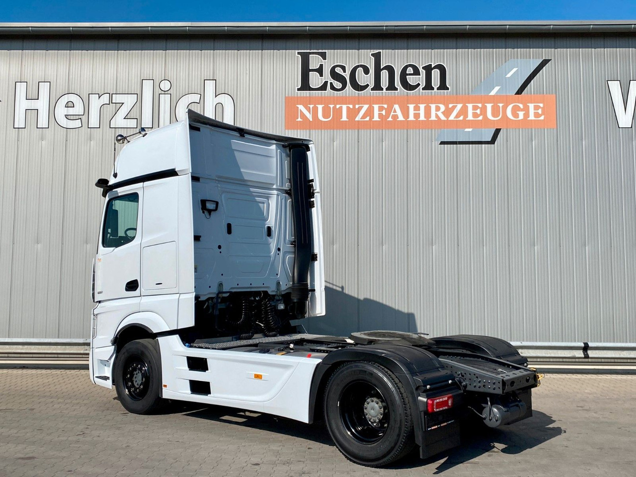 Mercedes-Benz 1851 Actros | GigaSpace*Navi*Retarder*Mirror Cam - Tractor: foto 3 Mercedes-Benz 1851 Actros | GigaSpace*Navi*Retarder*Mirror Cam - Tractor: foto 3