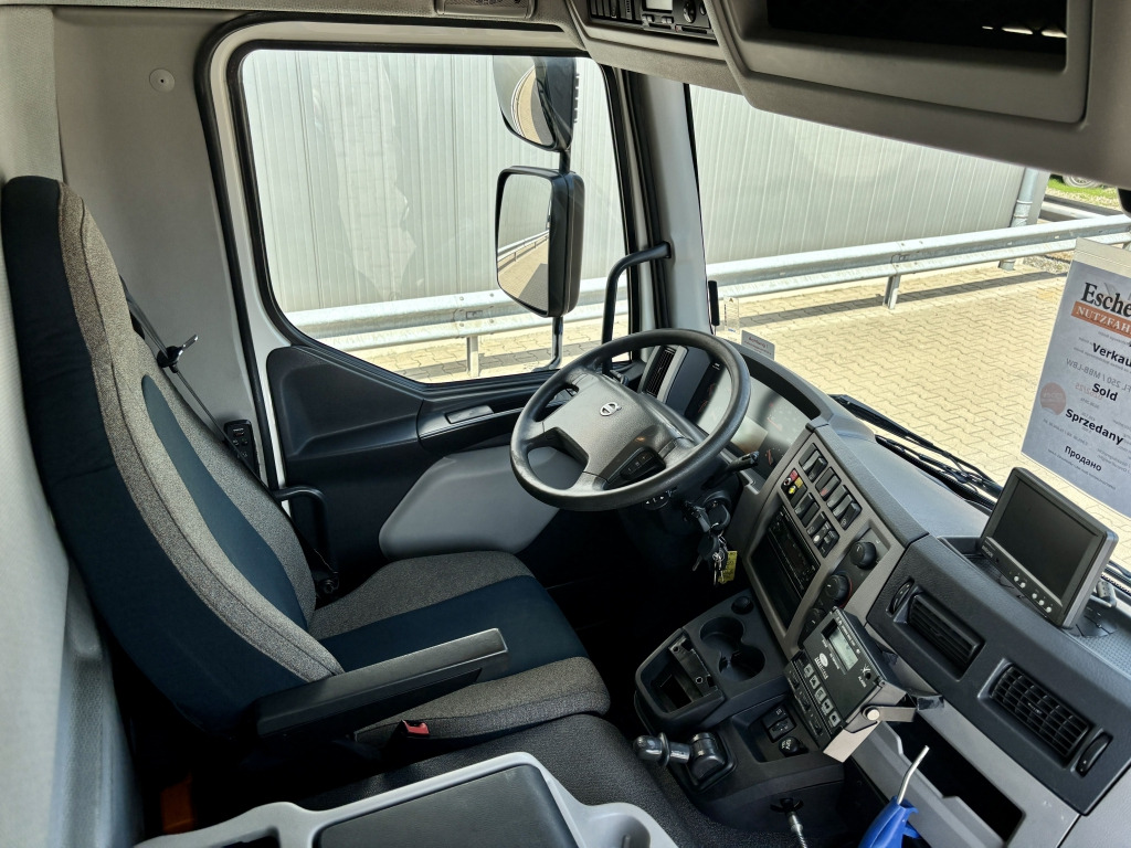 Camião frigorífico Volvo FL 250 / MBB-LBW: foto 13